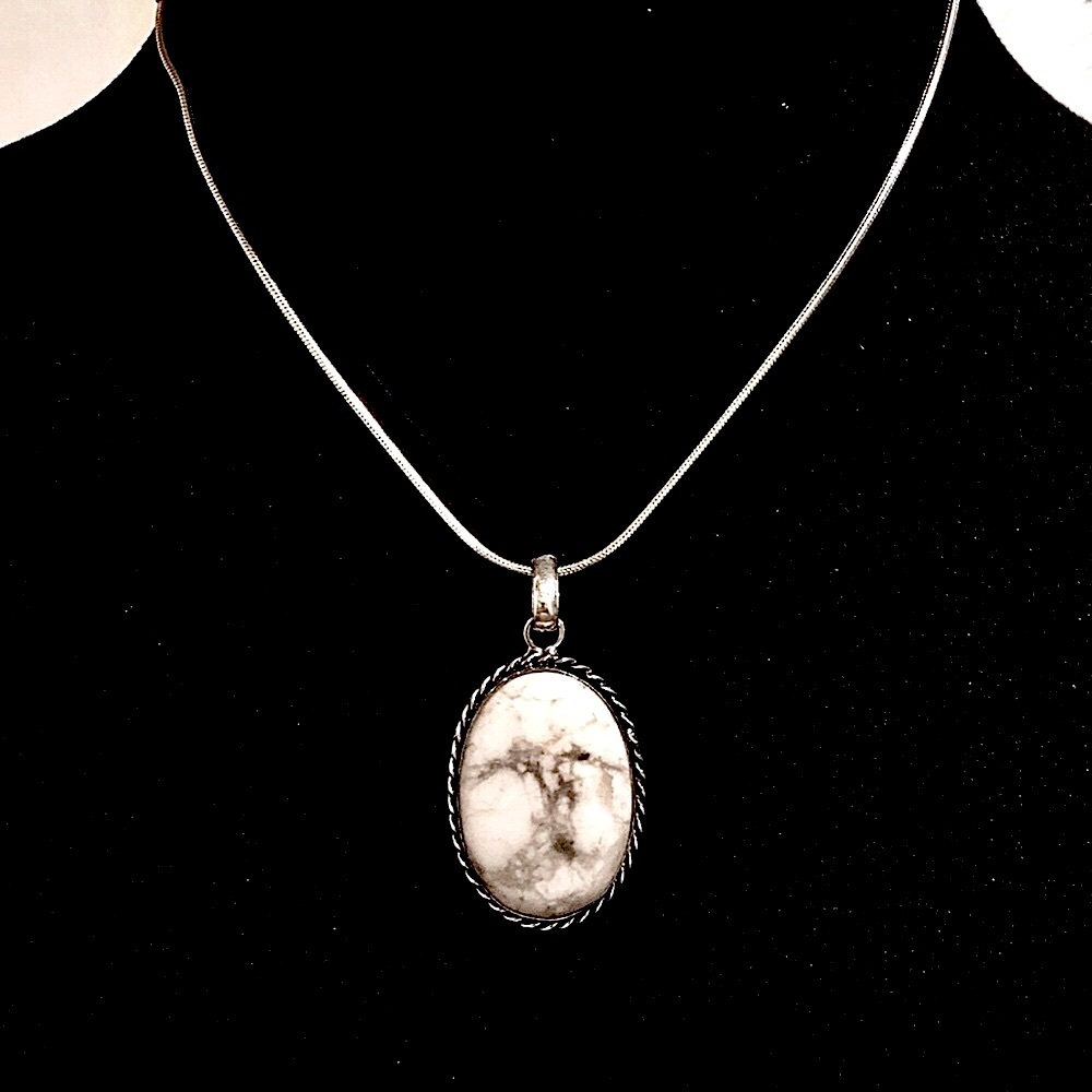 ARTISAN White Buffalo Turquoise Sterling Silver Southwestern Necklace Brand New
